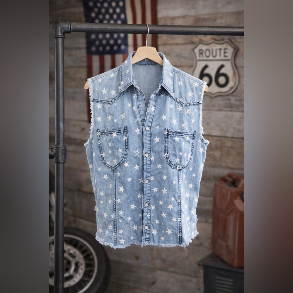MILLAU STAR PRINT DENIM CUTOUT BACK SLEEVELESS TOP